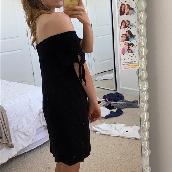 Off the shoulder black dress - Picture 5 of 5